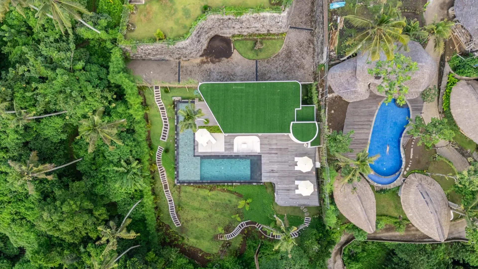 Treetop Vibes - Designer Villa Overlooking Ubuds Green Canyon