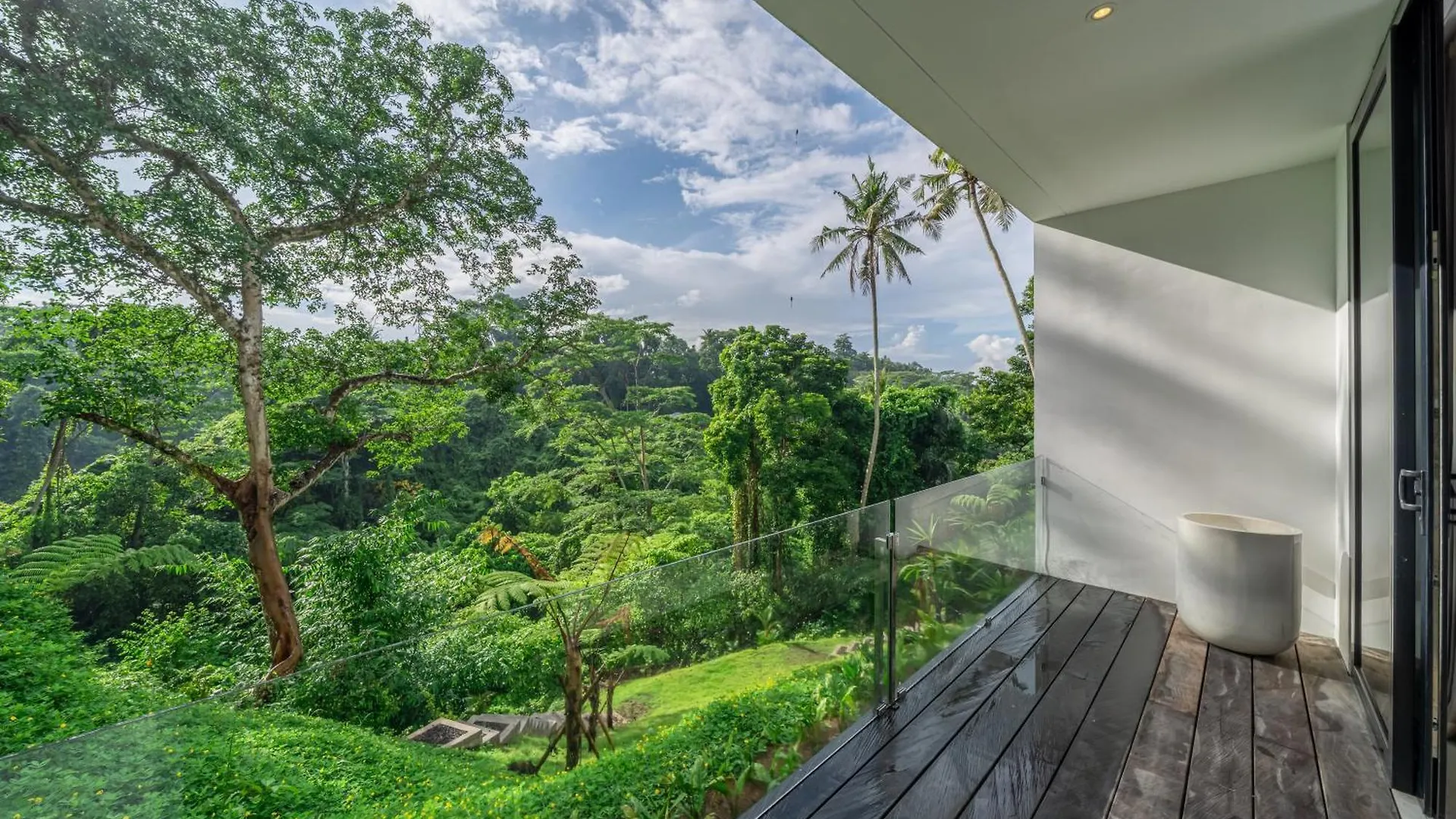 Treetop Vibes - Designer Villa Overlooking Ubuds Green Canyon Ubud (Bali)