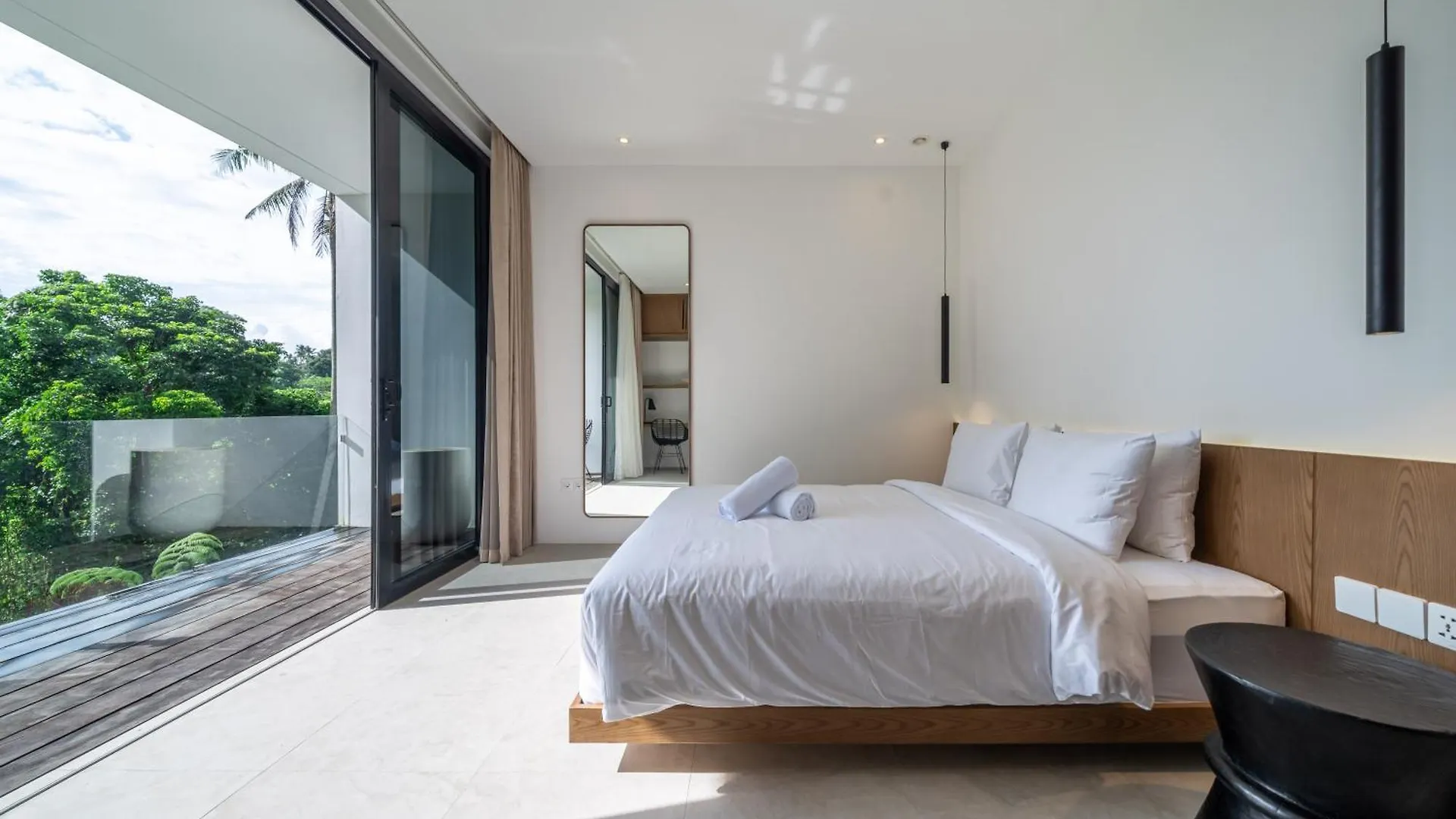 Treetop Vibes - Designer Villa Overlooking Ubuds Green Canyon