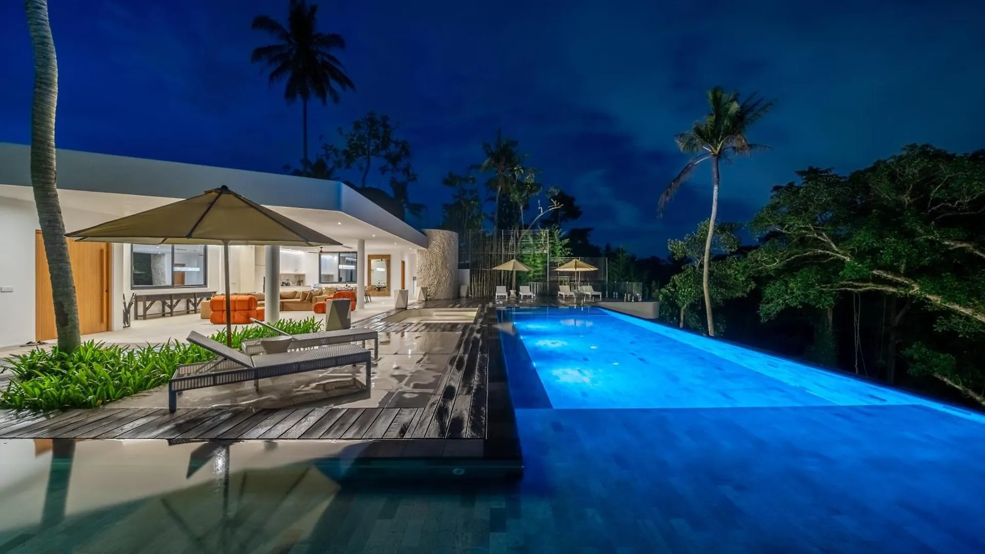 Treetop Vibes - Designer Villa Overlooking Ubuds Green Canyon