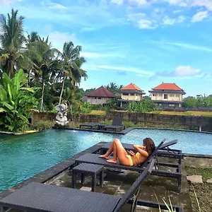  Hostel Rice Field House