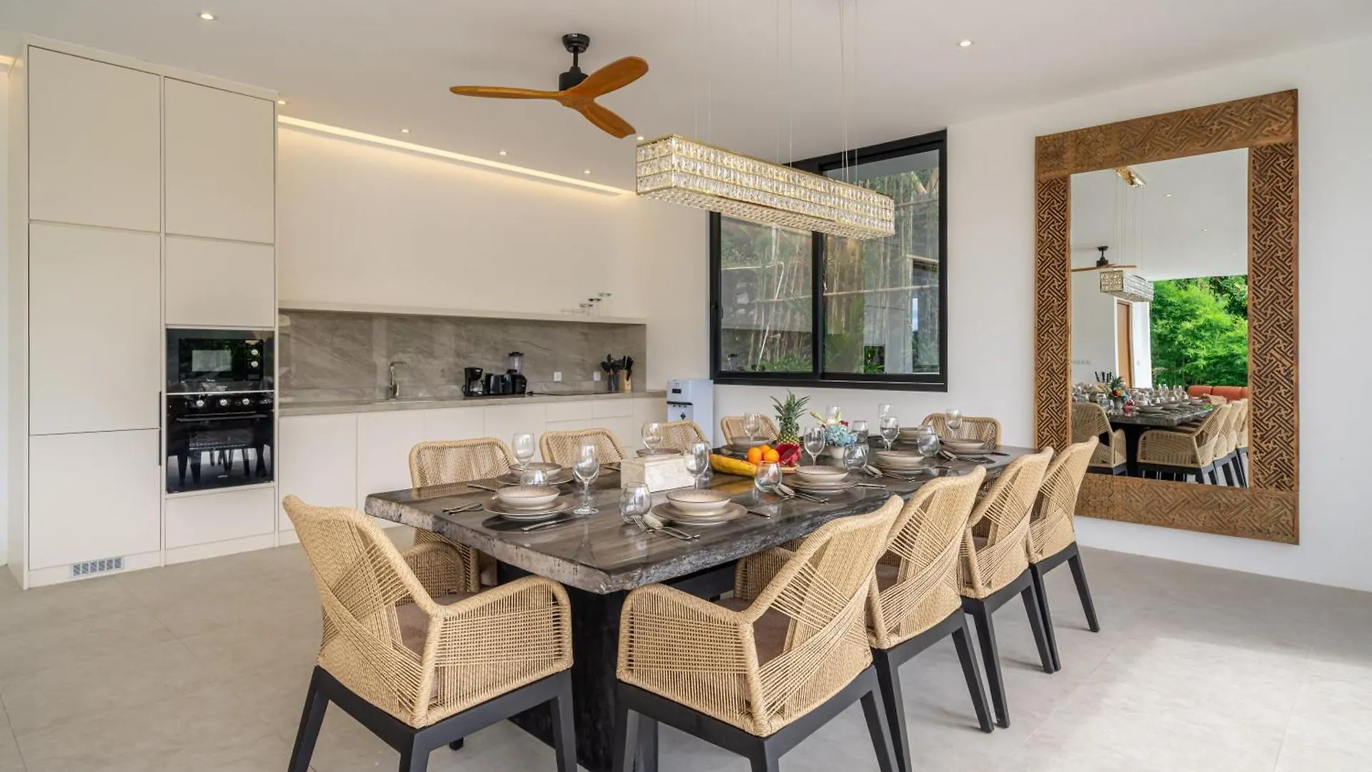 Treetop Vibes - Designer Villa Overlooking Ubuds Green Canyon 0*,  Endonezya