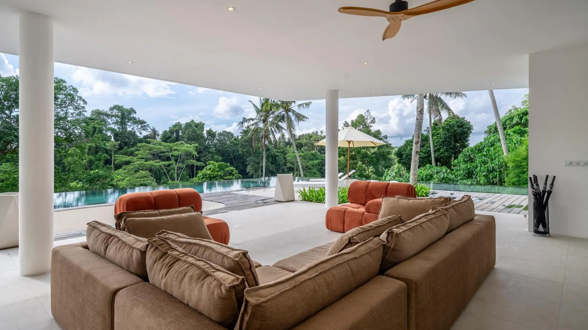 Treetop Vibes - Designer Villa Overlooking Ubuds Green Canyon Endonezya